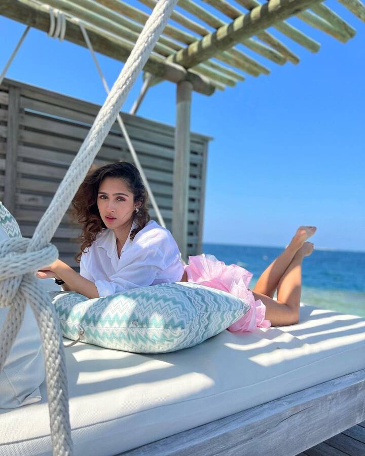 पश्मीना ऋतिक रोशन के चाचा राजेश रोशन की बेटी हैं.