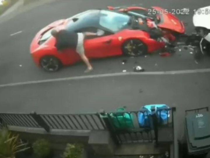 Watch: फरारी की रफ्तार ने पार्किंग में खड़ी कारों को उड़ाया, वीडियो देख चौंक गए लोग The speed of the Ferrari blew up the cars parked in the parking lot, people were shocked to see the video Watch: फरारी की रफ्तार ने पार्किंग में खड़ी कारों को उड़ाया, वीडियो देख चौंक गए लोग