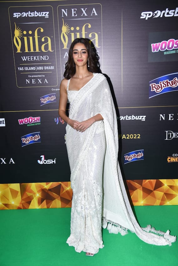 IIFA 2022: व्हाइट आउटफिट में अनन्या पांडे और दिव्या खोसला कुमार ने दिखाया जलवा, फोटोज हुए वायरल