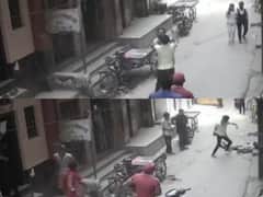 Delhi Crime News: पैसों के लेन देन में पहले युवक का काटा गला फिर दम निकलने तक ईंट से मारते रहे आरोपी