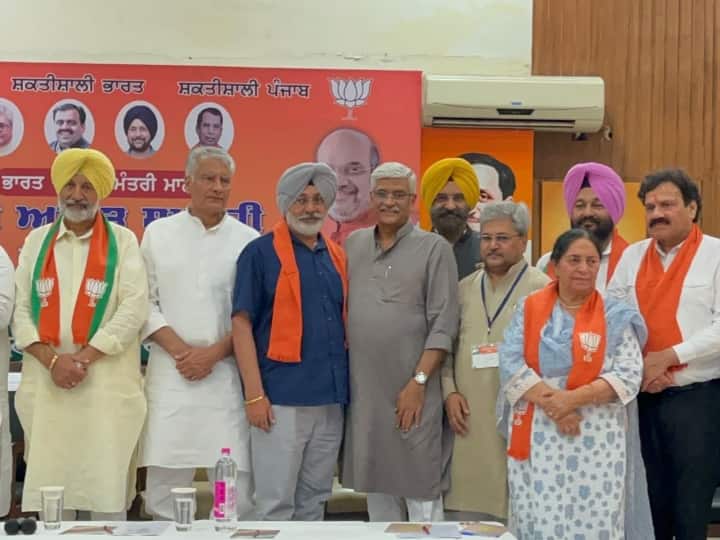 former ministers of Punjab Congress and Mayor of Mohali joined BJP ann Punjab BJP: पंजाब कांग्रेस को बड़ा झटका, चार पूर्व मंत्रियों ने जॉइन की बीजेपी