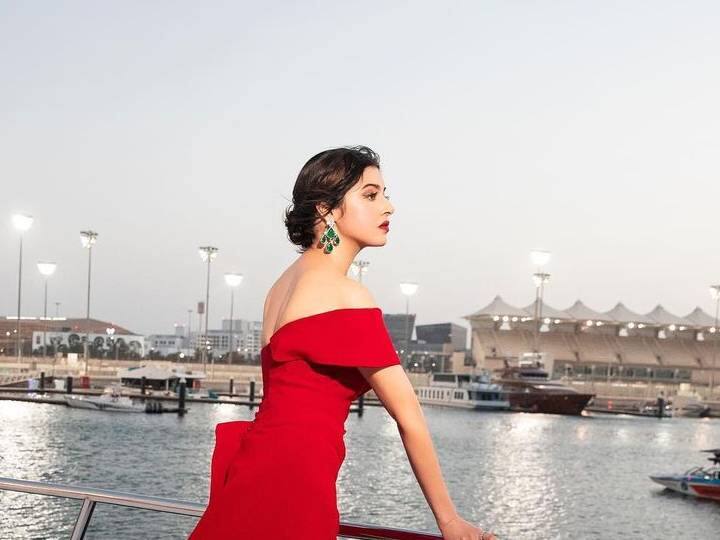 कोट्यवधींच्या संपत्तीची मालक आणि टी-सीरीजचे चेअरमन भूषण कुमार यांची पत्नी दिव्या खोसला कुमार ही अशा सौंदर्यवतींपैकी एक आहे, जिच्यावर वयाचा प्रभाव पडत नाही. (photo:divyakhoslakumar/ig)