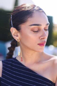 aditi rao pics: நடிகை அதிதியின் அமைதியான போஸ்கள்...!