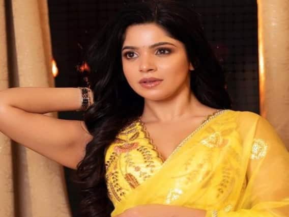 divya bharathi pics: மஞ்ச காட்டு மைனாவாக ‘பேச்சுலர்’ புகழ் திவ்ய பாரதி..! divya bharathi pics: மஞ்ச காட்டு மைனாவாக ‘பேச்சுலர்’ புகழ் திவ்ய பாரதி..!