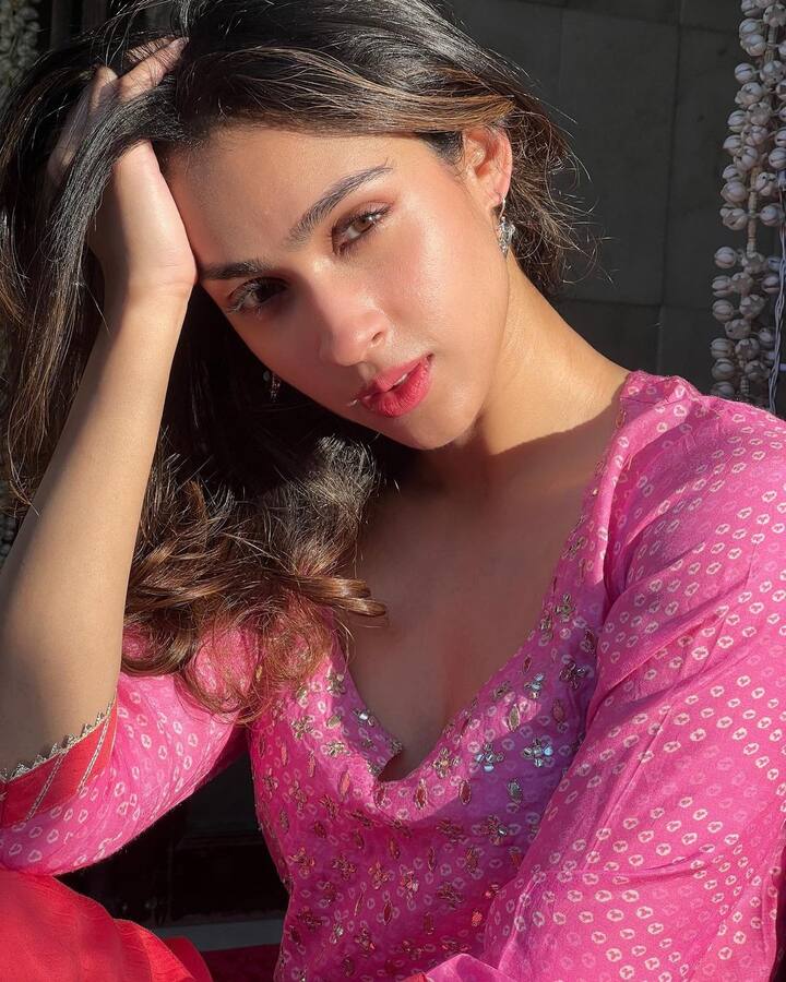 गौरतलब है कि, इन्हें सोशल मीडया पर हज़ारों लोग फॉलो करते हैं, और इनकी खूबसूरत तस्वीरों को खूब पसंद करते हैं.