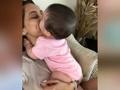 PHOTO : लग्न न करताच ‘आई’ झाली अनुषा दांडेकर, सोशल मीडियावर शेअर केले लेकीचे फोटो!