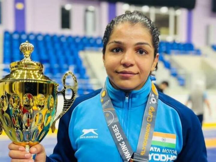 Kazakhstan ranking series wrestling Sakshi, Divya, Mansi wins gold medals Wrestling : சாக்‌ஷி, திவ்யா தங்கம் வென்ற தங்கம்.. சர்வதேச மல்யுத்தத்தில் பெண்கள் அபாரம்..!