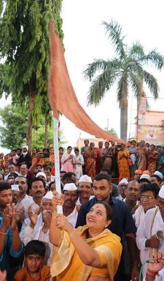 Ashadhi Wari : रुक्मिणी मातेच्या पालखीचं सासरी पंढरपूरला प्रस्थान, मंत्री यशोमती ठाकूर यांनी धरला ठेका