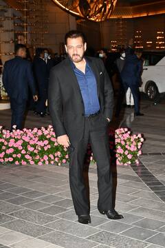 Salman Khan Photo: सलमान खान के इन लेटेस्ट फोटो को देख आप भी बोलोगे 'मैं तो सलमान का फैन'