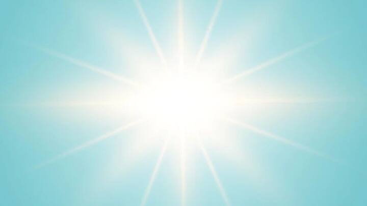 রবিবার জিরো শ্যাডো ডে অর্থাৎ ছায়াশূন্য় দিবস। তাতেই বিরল মুহূর্তের সাক্ষী থাকলেন শহরবাসী। মাথার উপর গনগনে সূর্য থাকা সত্ত্বেও, বাইরে বেরিয়ে নিজের ছায়াও দেখতে পেলেন না তাঁরা।