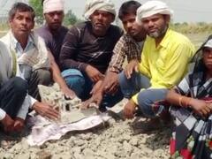 Auraiya News: तालाब की खुदाई करते वक्त मजदूरों को मिली प्राचीन मूर्ति, पुरातत्व विभाग को दी गई जानकारी