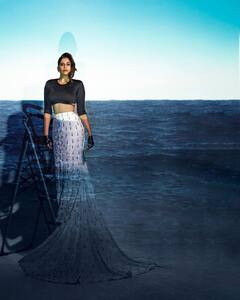 IIFA 2022 : आयफा पुरस्कार सोहळ्यासाठी सईनं केला ग्लॅमरस लूक; शेअर केले खास फोटो