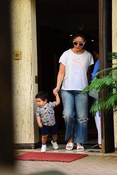 Kareena Spotted: करीना का हाथ थामे घर से निकले नन्हे Jeh Ali Khan, राजा बेटा बन खूब जंचे छोटे नवाब