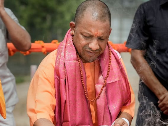 CM Yogi Birthday: सीएम योगी आदित्यनाथ का आज है 50वां जन्मदिन, जानिए- हिन्दुत्व के पोस्टर ब्वॉय से कैसे राजनीति के चाणक्य बन गए ‘बुलडोजर बाबा’