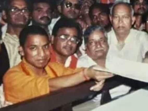 CM Yogi Birthday: सीएम योगी आदित्यनाथ का आज है 50वां जन्मदिन, जानिए- हिन्दुत्व के पोस्टर ब्वॉय से कैसे राजनीति के चाणक्य बन गए ‘बुलडोजर बाबा’