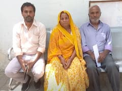 UP के हरदोई में रिटायर्ड लेखपाल ने महिला से की मारपीट, वीडियो सोशल मीडिया पर वायरल