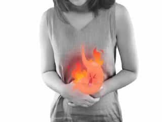 Home Remedies: अ‍ॅसिडिटीने त्रस्त आहात? ‘हे’ सोपे उपाय करा आणि झटपट आराम मिळवा!