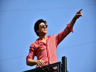 Shahrukh Khan Covid Positive: બોલિવુડનો સુપર સ્ટાર શાહરૂખ ખાન આવ્યો કોરોનાની ઝપેટમાં, જાણો વિગત