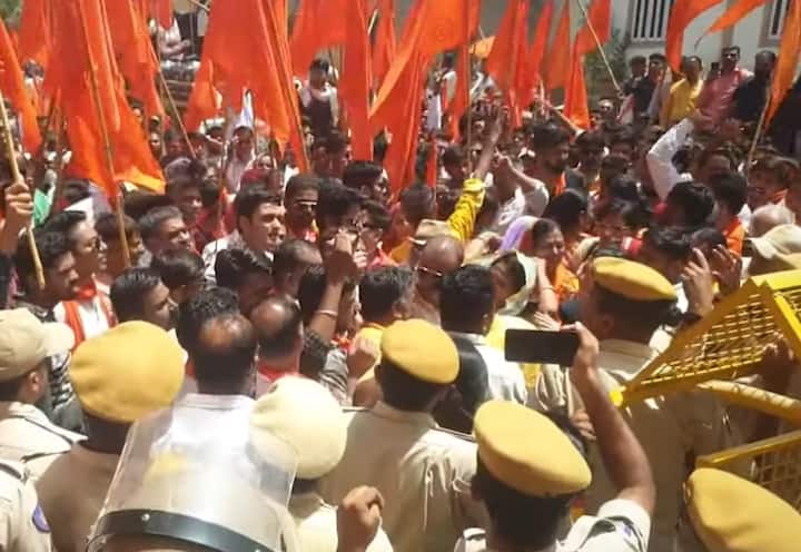 Rajasthan News Hindu organizations recitation of Hanuman Chalisa in Jodhpur Law demanded from CM Ashok Gehlot ANN Jodhpur News: धर्मांतरण के विरोध में हिंदू संगठनों ने किया सामूहिक हनुमान चालीसा का पाठ, सीएम गहलोत से की ये मांग