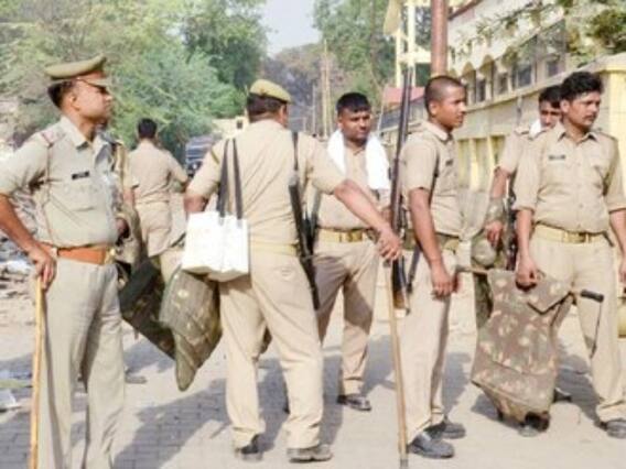 Bundi News: भड़काऊ भाषण मामले में पुलिस ने लिया एक्शन, मौलाना समेत 200 लोगों के खिलाफ मामला दर्ज Bundi News: भड़काऊ भाषण मामले में पुलिस ने लिया एक्शन, मौलाना समेत 200 लोगों के खिलाफ मामला दर्ज