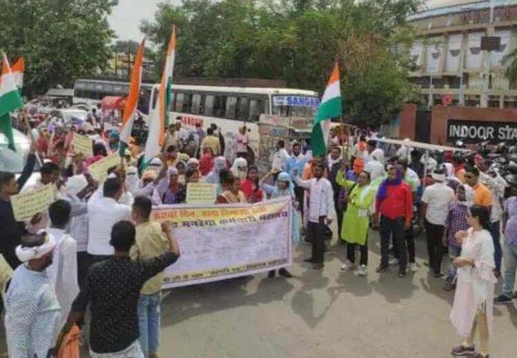 Around 12 thousand employees under MGNREGA scheme in Chattisgarh resign as a protest against job security and better pay MGNREGA : முற்றிய போராட்டம்.. பணியிலிருந்து விலகிய 12,000 நூறு நாள் வேலைத்திட்ட தொழிலாளர்கள்..