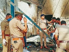 Hapur Boiler Explosion: देखें, बॉयलर में विस्फोट के बाद की दर्दनाक तस्वीरें, अब तक हो चुकी है 13 की मौत, 21 घायल