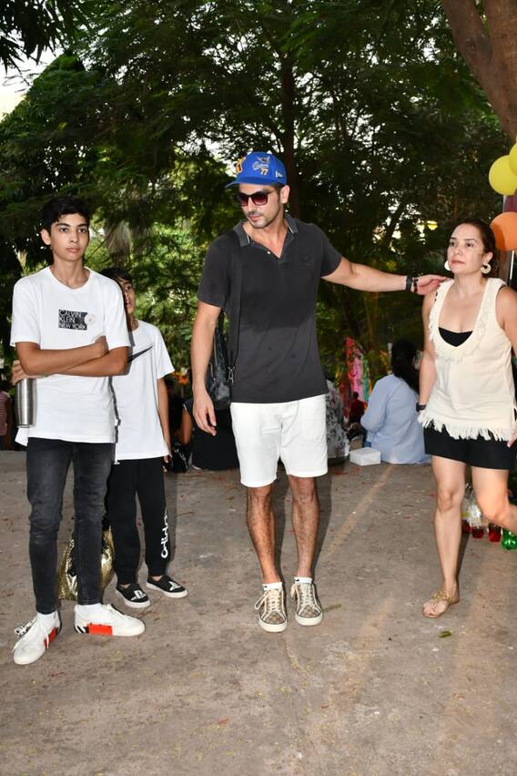 Ayushmann Khurrana Zayed Khan: फैमिली संग फुरसत के पल बिताते नजर आए आयुष्मान खुराना और जायद खान, देखें शानदार तस्वीरें