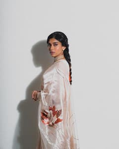 டஸ்கி ப்யூட்டி..! சார்பட்டா பரம்பரை மாரியம்மா..! துஷாரா விஜயன் லேட்டஸ்ட் ஃபோட்டோஸ்!