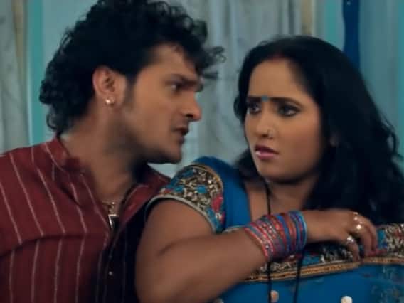 Bhojpuri Song: खेसारी लाल यादव ने चुराया रानी का दिल, दोनों का रोमांस देख जम बैठी महफिल Bhojpuri Song: खेसारी लाल यादव ने चुराया रानी का दिल, दोनों का रोमांस देख जम बैठी महफिल