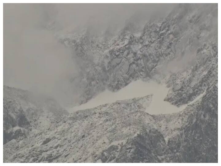 Rise in temperature caused faster snowmelt in Himachal in March and April Himachal News: हिमाचल में तेजी से पिघल रहे बर्फ के पहाड़, तापमान सामान्य से 8°C अधिक