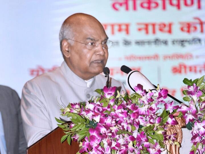 Magahar Sant Kabir nagar Uttar Pradesh President Ram Nath Kovind offered prayers at Kabirs Samadhi ANN राष्ट्रपति ने संत कबीर की समाधि पर टेका माथा, बोले- उन्होंने तैयार किया एकता-समन्वय का मजबूत ताना-बाना