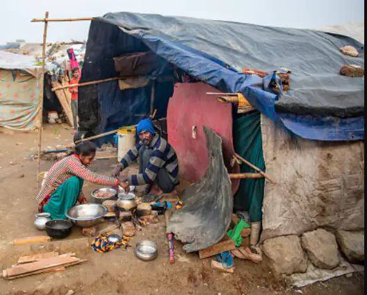 Azadi ka amrit mahotsav and poverty blog आज़ादी के अमृत महोत्सव की मखमली कालीन पर लगा ये 
