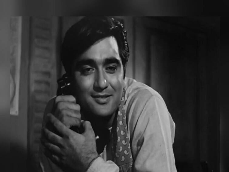 Sunil Dutt Birth Anniversary Bus conductor, actor to Rajya Sabha MP Sunil Dutt has also done work in this field Sunil Dutt Birth Anniversary : बस कंडक्टर, अभिनेता ते खासदार! सुनील दत्त यांनी ‘या’ क्षेत्रातही केलेय काम