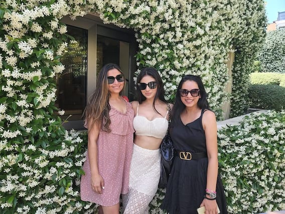Mouni Roy Enjoys Vacation In Istanbul. Check Out Pics