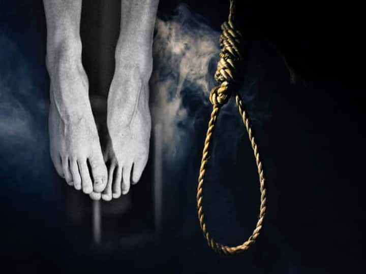 kumbakonam women hanged and suicide with her mother மாமியாரை வீட்டைவிட்டு போகச் சொன்ன கணவன்..! மனமுடைந்த மனைவி, தாயுடன் தற்கொலை..!