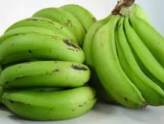 Banana Benefits :  कच्ची केळी खा अन् वजन कमी करा! कच्ची केळी खाण्याचे भरपूर फायदे