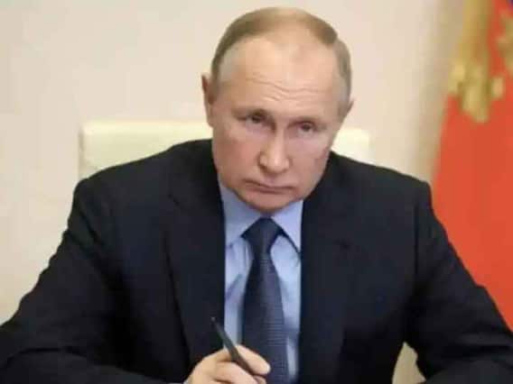Putin Warns US: ఖబడ్దార్ అమెరికా, ఆయుధ సరఫరా ఆపకుంటే విధ్వంసమే: పుతిన్ వార్నింగ్ Putin Warns US: ఖబడ్దార్ అమెరికా, ఆయుధ సరఫరా ఆపకుంటే విధ్వంసమే: పుతిన్ వార్నింగ్