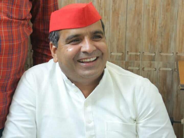 Loksabha By Election: आजमगढ़ सीट पर समाजवादी पार्टी ने बदला उम्मीदवार, अब 'निरहुआ' को टक्कर देंगे SP मुखिया अखिलेश के भाई धर्मेंद यादव