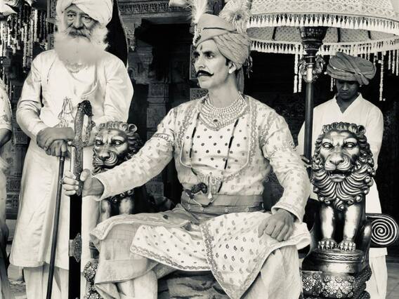 Samrat Prithviraj Controversy पर निर्देशक ने तोड़ी चुप्पी, बताया क्यों किया फिल्म में उर्दू-फ़ारसी शब्दों का इस्तेमाल