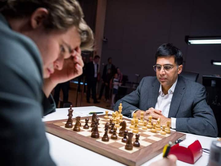 Norway Chess 2022: Vishwanathan Anand beats World champion Magnus Carlsen in Round 5 Norway Chess 2022: 6 நாட்களில் 2 முறை உலக சாம்பியன் கார்ல்சனை வீழ்த்தி விஸ்வநாதன் ஆனந்த் அசத்தல் !