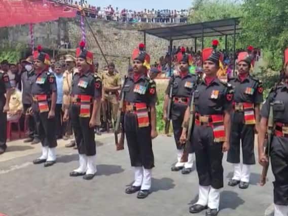 Vipul Ingwale : सातारचे शहीद जवान विपुल इंगवले अनंतात विलीन Vipul Ingwale : सातारचे शहीद जवान विपुल इंगवले अनंतात विलीन