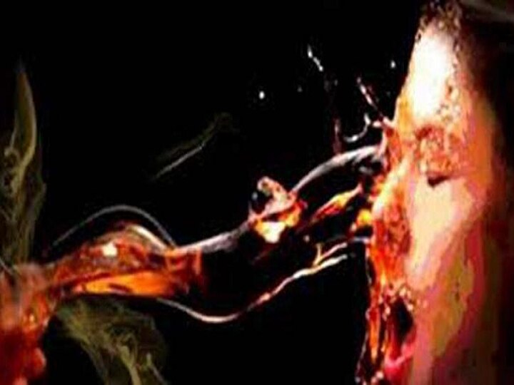 Crime: அவன் என் காதலன்; நீ காதலிப்பியா? வீட்டிற்கே சென்று இளம் பெண் மீது ஆசிட் வீசிய காதலி! சென்னையில் அதிர்ச்சி!