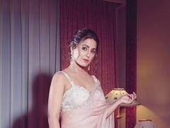 Hina Khan: साडीतही हिना खान दिसते भरपूर ग्लॅमरस, पाहा स्टायलिश फोटो!