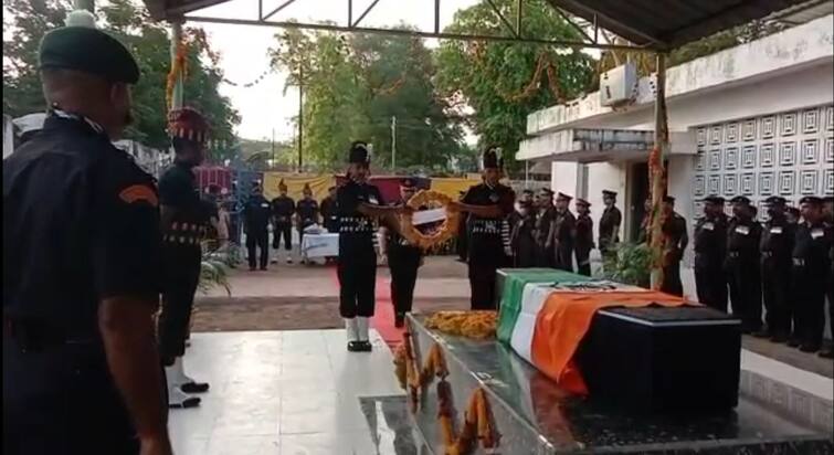 A young man from Khambhaliya who was serving in the Indian Army became a martyr ભારતીય સેનામાં ફરજ બજાવતા ખંભાળિયાના યુવાન થયા શહિદ