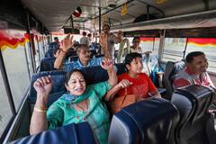 Kheer Bhawani Mandir: कड़ी सुरक्षा के बीच खीर भवानी मंदिर के दर्शन के लिए रवाना हुए श्रद्धालु