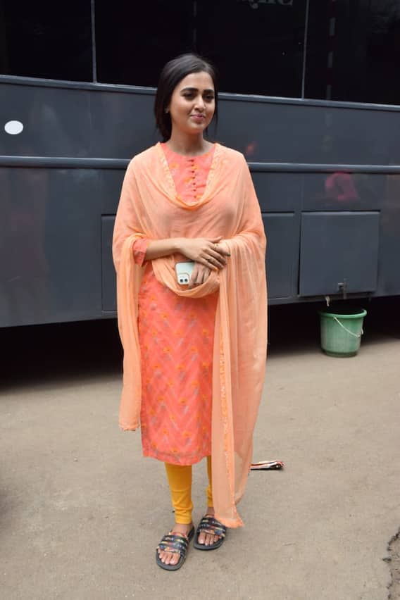 Tejasswi Prakash Birthday: जन्मदिन से पहले फैंस ने दिया तेजस्वी प्रकाश को सरप्राइज, बर्थडे बैश की तस्वीरें हुईं वायरल
