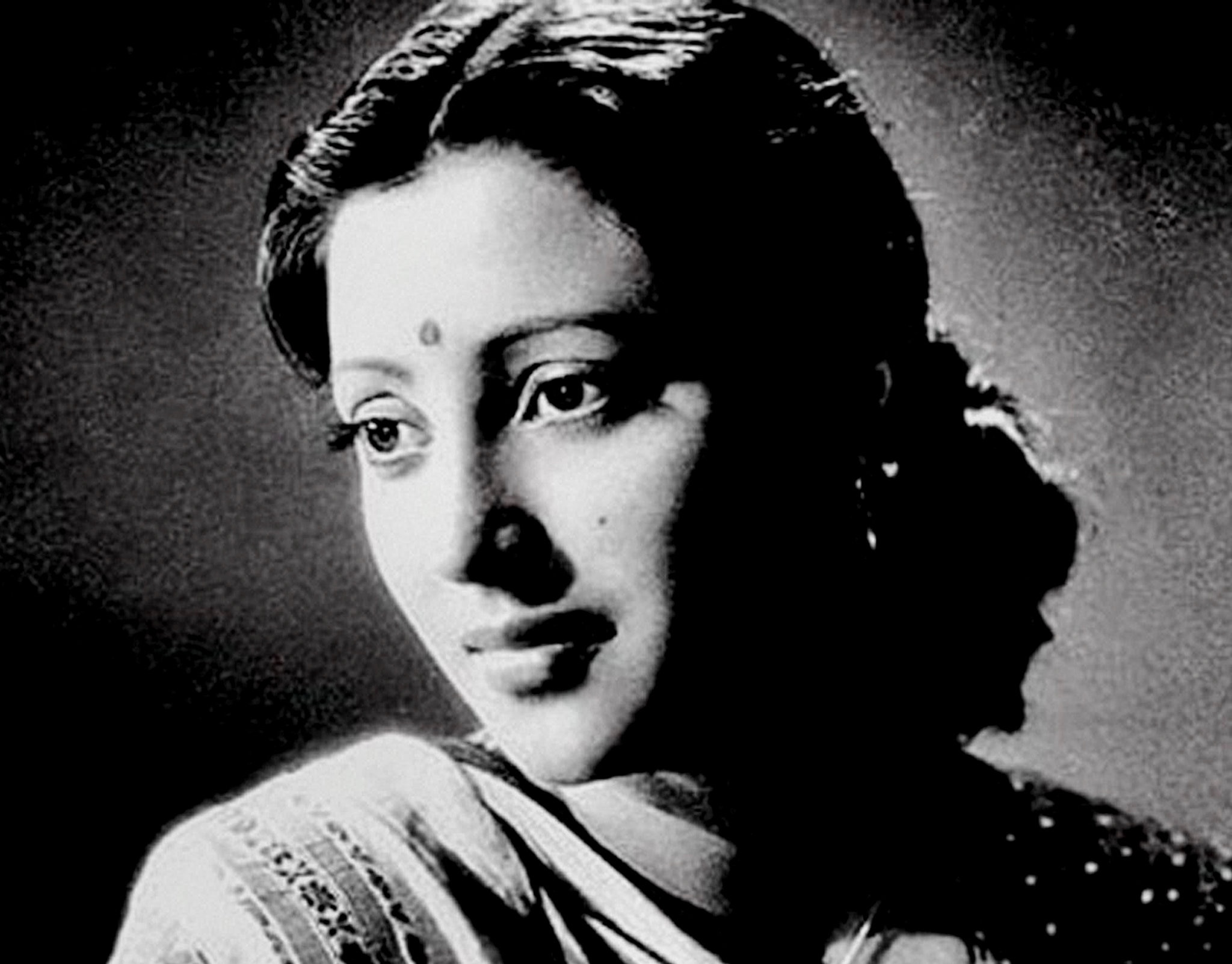 Suchitra Sen: 36 साल तक गुमनामी में रहने के लिए एक कमरे में बंद हो गई थी ये एक्ट्रेस, राज कपूर की फिल्म भी ठुकरा दी थी