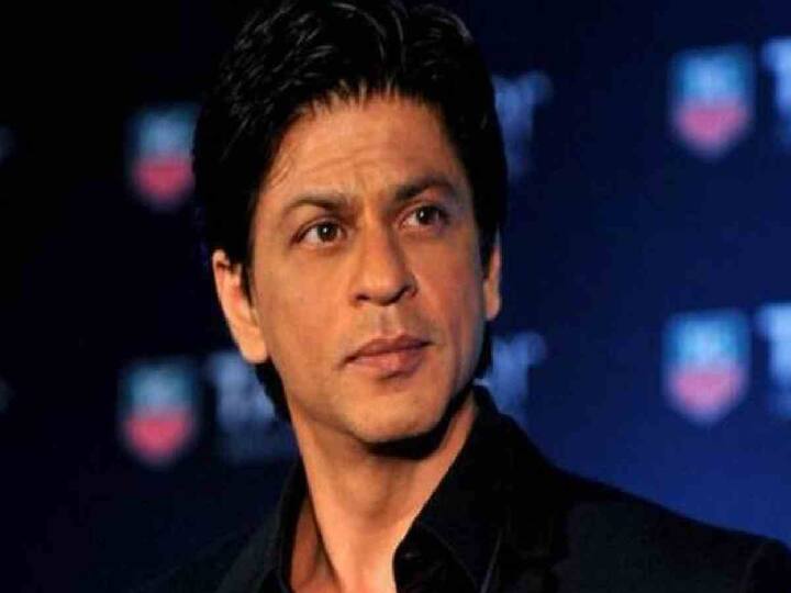 शाहरुख खान : शाहरुख खानलाही अंडरवर्ल्डकडून धमक्या आल्या होत्या. गँगस्टर छोटा राजनसोबत रवी पुजारीनेही त्याला जीवे मारण्याची धमकी दिली होती. 2014मध्ये त्याच्या 'हॅपी न्यू इयर' चित्रपटाच्या सेटवर एक नोट सापडली होती, ज्यामध्ये शाहरुखला जीवे मारण्याची धमकी देण्यात आली होती.