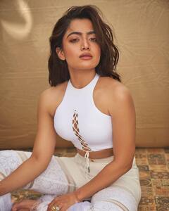 Actress Rashmika Mandanna : மேகமோ அவள் மாய பூ திரள்... நடிகை ராஷ்மிகா மந்தனா லேட்டஸ்ட் க்ளிக்ஸ்!