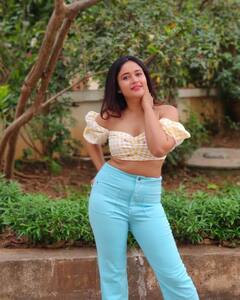 Poonam Bajwa: ఈ హీరోయిన్‌ను ఇలా ఎప్పుడూ చూసుండరు